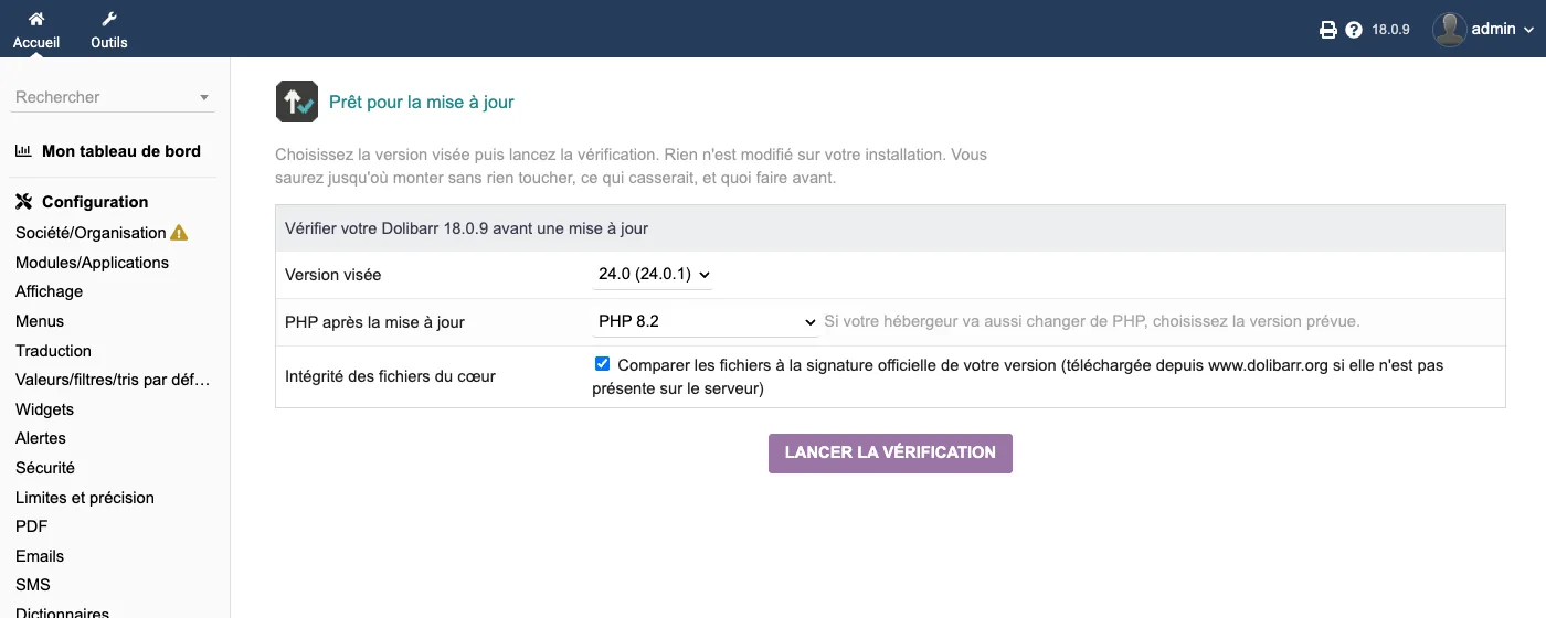 L'écran de départ, sur une 18.0.9 : version visée 24.0 (24.0.1), PHP prévu après la mise à jour, et la case « Intégrité des fichiers du cœur ».